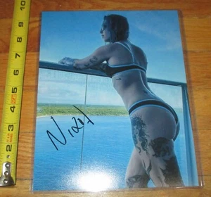 Foto autografiada 8x10 de Nixon Newell Wrestling certificado de autenticidad WWE NXT Tegan Nox - Imagen 1 de 2
