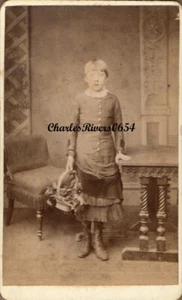 LONDON CDV YOUNG GIRL SHORT HAIR FRILLY DRESS VICTORIAN FASHION PHOTO #D531 - Picture 1 of 2