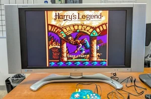 Sharp Aquos LC-32DA5U 32-Inch HD-Ready Flat-Panel LCD TV - Picture 1 of 13