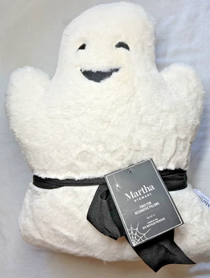 Martha Stewart 人造毛皮 2 微笑 Mr. & Mrs. Ghost 16 英寸装饰枕头 TIKTOK — 第 1/2 张图片