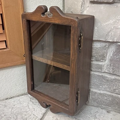 Antiguo gabinete de pared boticario de madera de roble vitrina estante curiosidades estante vintage Foto 1 de 4
