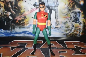 ROBIN 5 INCH BATMAN FIGURE - REF C9831 - Picture 1 of 3