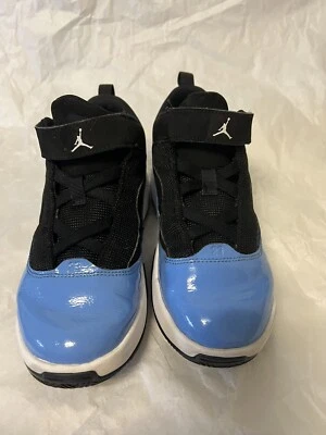 Jordan Zapatos 2Y Nike Tenis Azul Negro Max Aura Niños Niño Pequeño CN8096-041 Foto 1 de 4