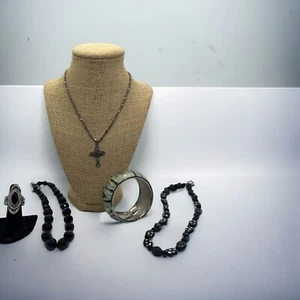 5 Piece Silver Tone Jewelry Lot Liz Claiborne Cookie Lee Cross Necklace Ring - Picture 1 of 8