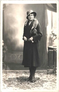 CPA Carte postale Photographie d'une Dame   VM67553ok - Picture 1 of 2