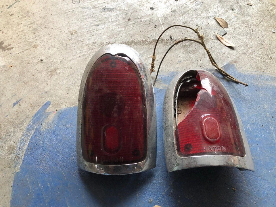 Juego de montaje de luces traseras Kaiser 1951 vintage OEM KATSH Foto 1 de 4
