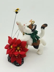 2002 Mischievous Kittens Hallmark Ornament #4 Potted Poinsettia and Bee - No Box - Picture 1 of 4