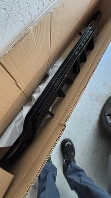 Difusor de para-choque traseiro compatível com luz de LED Honda Civic Hatchback 22’-24’ - Imagem 1 de 3