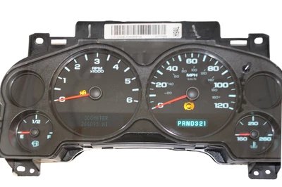 Grupo de velocímetros 2007-10 Chevy Silverado y GMC Sierra 1500 266.095 millas Foto 1 de 4
