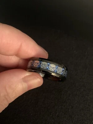 骷髅蓝色碳纤维头骨镶嵌硬质合金戒指男式婚礼  — 第 1/4 张图片