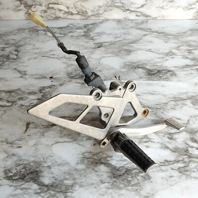 91-03 Kawasaki Ninja ZX-7R ZX-7 ZX-6R правый задний кронштейн подножки тормозной рычаг - Изображение 1 из 4