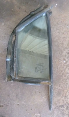 Escotilha Toyota Yaris 05-11 NCP9# 5 portas porta frontal esquerda vidro 1/4 - Imagem 1 de 2