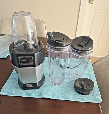 Licuadora profesional Nutri Ninja BL456 900 vatios hoja base 2 tazas probada funciona Foto 1 de 4