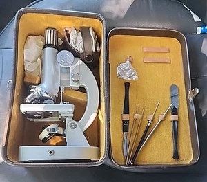 JASON VINTAGE MICROSCOPE MODEL NO. 712 DELUXE 900 X ZOOM W/LEATHER CASE JAPAN - Picture 1 of 5