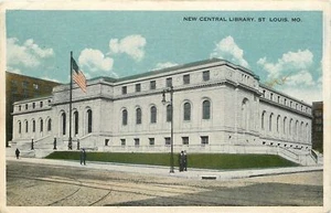 Postal de St Louis MO~Folks by New Central Library @14th and Olive Streets~c1919 - Imagen 1 de 2