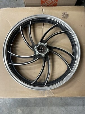 LLANTA DELANTERA YAMAHA 81 82 83 XJ550 XJ 550 MAXIM OEM 4U8-25168-00-00 Foto 1 de 4