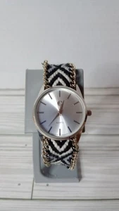 C Marke Hypo Allergenic Silberfarbene Damenuhr - Bild 1 von 5