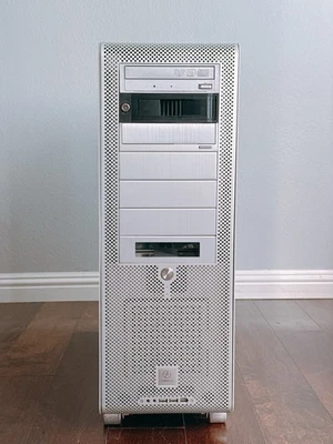 Lian Li PC-V2000 (V-2000) Aluminum Case - Silver - ATX Full Tower Taller v1000 - Image 1 of 4