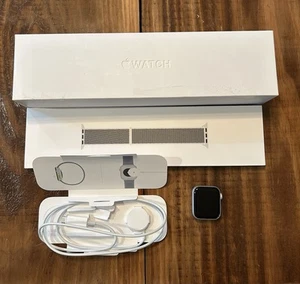 Apple Watch Series 4 40 mm GPS Aluminum Case(Read Description) - Photo 1 sur 11