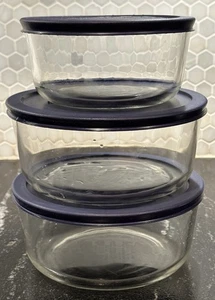 Lot Of 3 PYREX Vintage Glass Storage Bowls With Lids Two 7 Cup And One 4 Cup - Picture 1 of 5