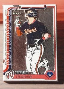 2025 Topps Series 1 DYLAN CREWS RC Super Box Enamel Trading Card Pin W/ Pouch - Picture 1 of 2