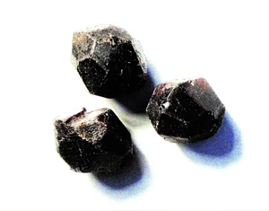 100cts ASSORTED ALMANDINE GARNET CRYSTAL SPECIMEN LOT CHINA # 6 - Picture 1 of 1