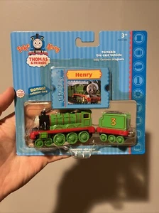 NEU THOMAS & FREUNDE MITNEHMEN HENRY LOK AUTO ZUG DRUCKGUSS METALL 2005 GRÜN - Bild 1 von 6