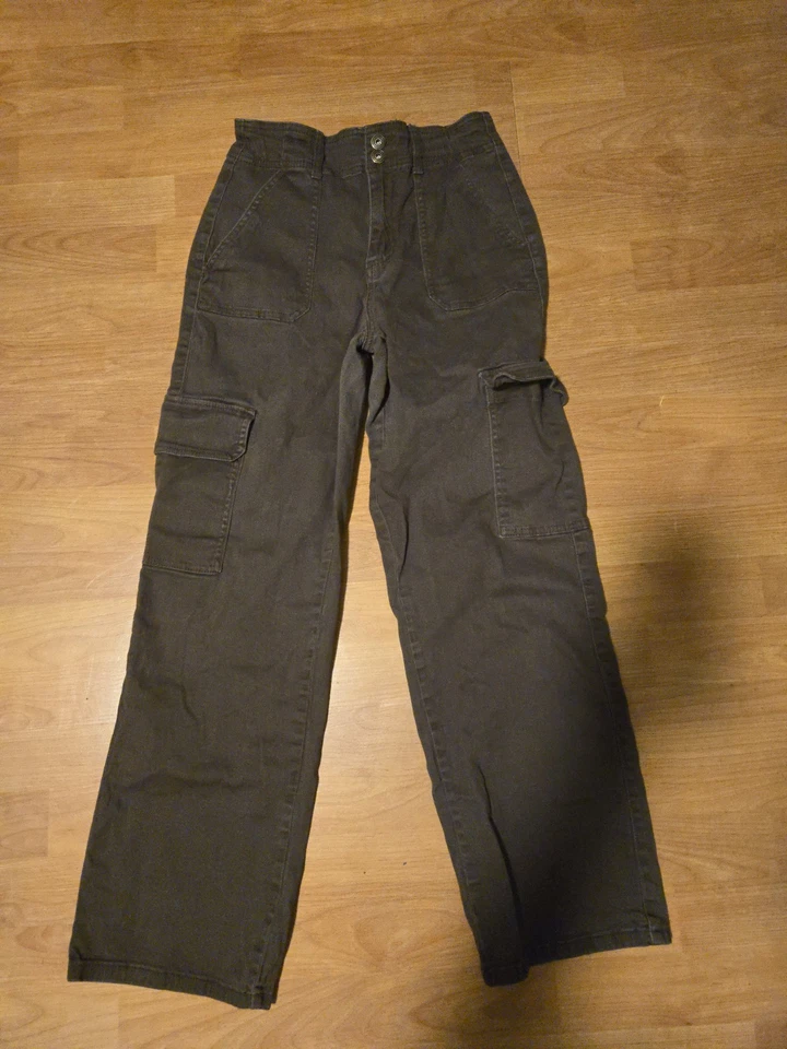 Regeneration by Celebrity Pink Khaki Relaxed Cargo Straight Leg Pants Size 7/28 - Image 1 of 4