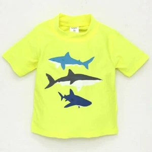 TRAJE DE BAÑO CARTER'S BOYS TIBURÓN RASHGUARD S/S TOP DE NATACIÓN CAMISA DE SOL UPF50+ 18M 24M - Imagen 1 de 1