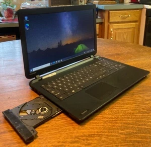 15.6"  Lenovo T500 Series Laptop  Windows 7 Pro 64 Bit i5 2ghz 8gb 128gb SSD DVD - Afbeelding 1 van 7