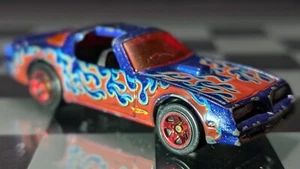 Hot Wheels PONTIAC FIREBIRD HOT BIRD RACE WORLD VOLCANO BLUE W/FLAME Rare - Picture 1 of 8