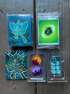 Pokemon Twilight Masquerade: Sleeves, Teiler, Marker, Würfel und Energiekarten - Bild 1 von 1