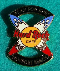 NEWPORT BEACH REZAR POR SURF CROSS BLUE FLAMES TABLA DE SURF Hard Rock Café PIN - Imagen 1 de 1