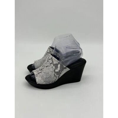 Sandalias de cuña con estampado de piel de serpiente Tahari Mylana para mujer 7,5 gris punta abierta para dama Foto 1 de 4