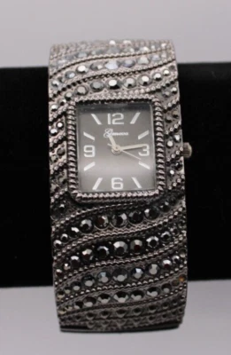 Pulseira de relógio Geneva Cuff. Novo fechamento de mola de bateria - Imagem 1 de 4