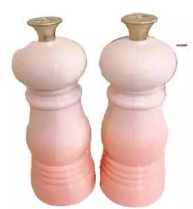 Le Creuse Set Mit 2 Gehäuse Pink Salz & Pfeffermühle Mühle Keramik 5in Japan - Bild 1 von 3