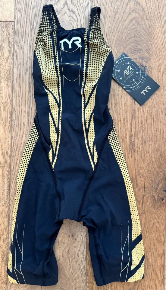 Traje de baño TYR para mujer joven 24 negro dorado AP12 espalda abierta hecho en EE. UU. nuevo en caja Foto 1 de 4