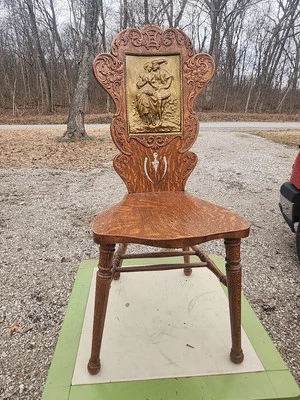 SILLA RENACENTISTA DERRIBADA CHAPA ROBLE CUERO TRABAJADO INSERTO TRASERO ESCENA MEDIEVAL Foto 1 de 4