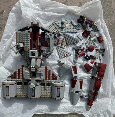 Lego Star Wars The Clone Wars Republic Fragate 7964 incompleto solo para piezas Foto 1 de 4