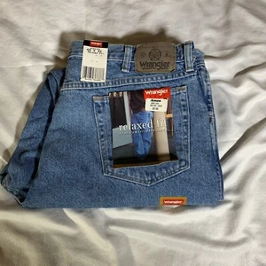 Wrangler Relaxed Fit Jeans Medium Wash 38x32 Relaxed Seat & Thigh - New w/tags - Picture 1 of 1