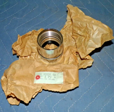 YAMAHA DT1 RT1 NOS HORQUILLA TUERCA EXTERIOR 1968-70 ORIGINAL OEM Foto 1 de 2