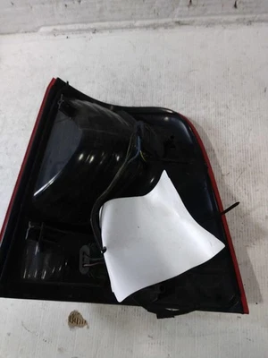 Conjunto de luz trasera izquierda Ford Explorer 2003 OEM 324459, 96 k millas, usado Foto 1 de 3