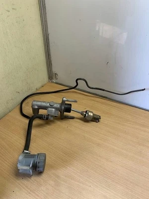 Toyota celica 6to embrague cilindro maestro OEM | 31454-16010 Foto 1 de 4