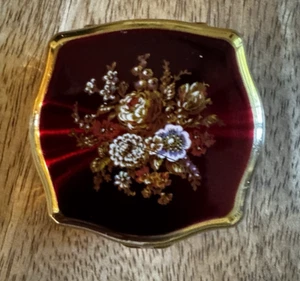 Stratton England Pill Box Gold Tone Red Top & Floral Design 1.5" & Tweezers - Picture 1 of 10