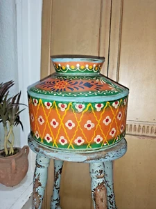 PENTOLA/VASO ACQUA VINTAGE INDIANO IN METALLO DIPINTO A MANO - Foto 1 di 11