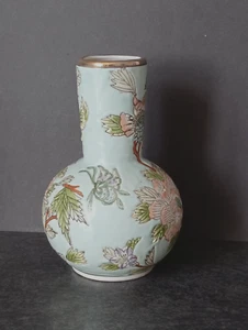 (377) Tongzhi Period Qing Dynasty Chinese Vase # Flowers & Butterflies # 15cm - Picture 1 of 5