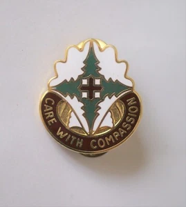 US Army Madigan Army Medical Center DUI regimental crest - Picture 1 of 2