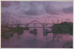 Cartolina Newport Oregon Yaquina Bay Bridge bacino barca UNP 4x6 11666,3 - Foto 1 di 7