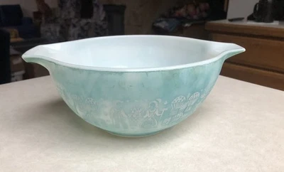 Pyrex #442 Amish Butterprint Turquoise Cinderella Mixing Bowl 1-1/2 Qt Vintage - Image 1 of 4