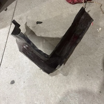 Oldsmobile Cutlass Supreme 1976-1977 cupé sedán vagón parachoques delantero relleno diestro Foto 1 de 4